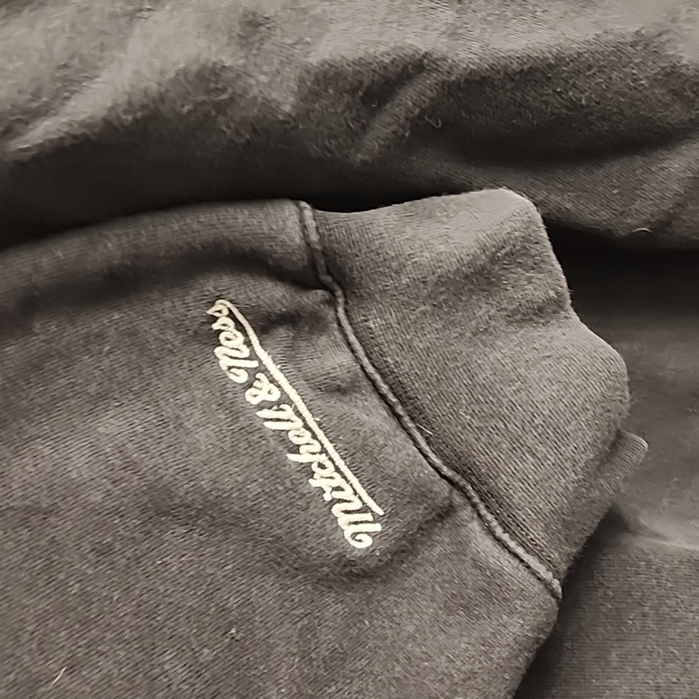 Sweatshirt - Picture 3 of 5